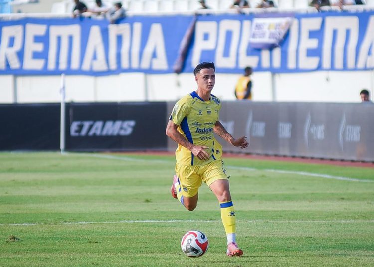 Bojan Hodak bongkar alasan pasang Fitrah Maulana di laga Persib Bandung vs Arema FC