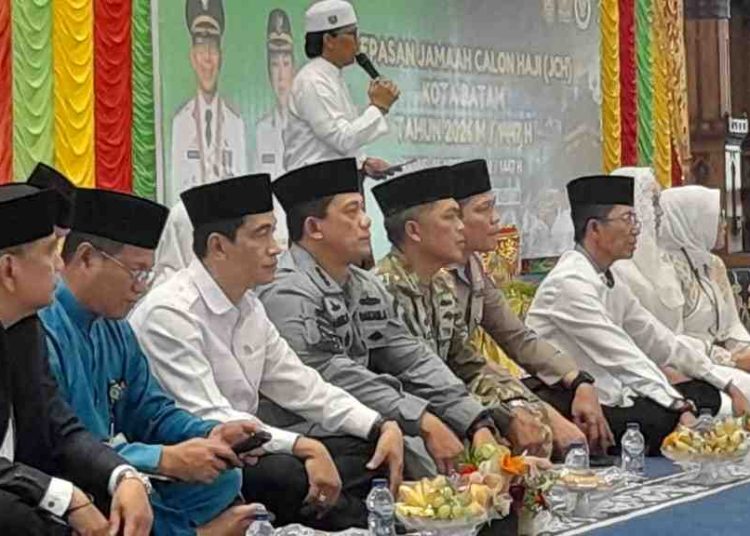 Anggota DPRD Batam Ir Anang Adhan Lepas JCH 1447 H di Masjid Agung