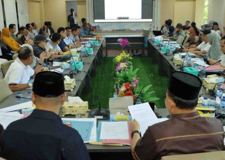 Kejar Tenggat, Pansus DPRD Batam Bahas LKPJ Wali Kota di Hari Libur