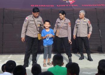 Paskah di Papua: Satgas Ops Damai Cartenz Hadirkan Kasih Sayang