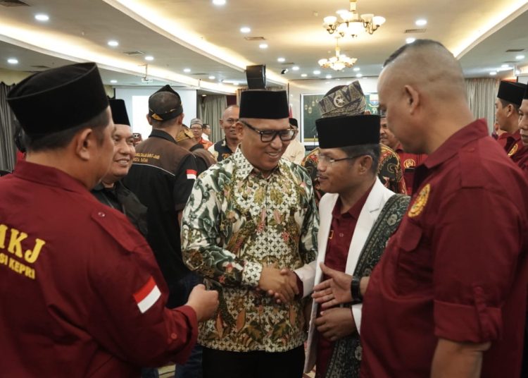 BMKJ Kepri Resmi Dilantik, Wagub Nyanyang Harap Jadi Jembatan Masyarakat Jambi dan Pemda