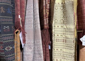 Mengenal Ulos Tumtuman dan Sadum, Kain Tradisional dengan Teknik Jungkit