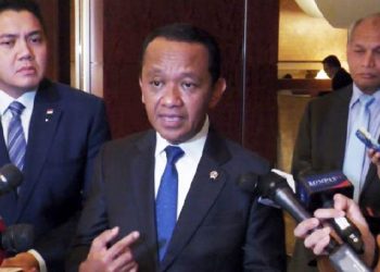 Bahlil soal harga BBM bersubsidi: Tunggu waktunya saja