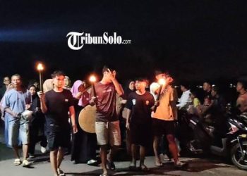 Ritual “Buk-buk Teng” Warga Cari Bocah Hilang di DAM Colo