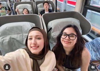 9 Foto Liburan Adelia Pasha dan Anak di Yogya dan Candi Borobudur