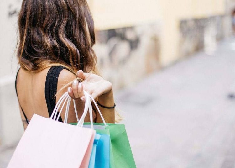 6 Trik Sukses Bisnis Jasa Titip untuk Pecinta Belanja