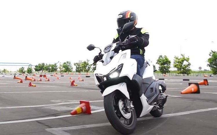 Ini 6 Dampak Negatif Ganti Ban Motor Terlalu Lebar