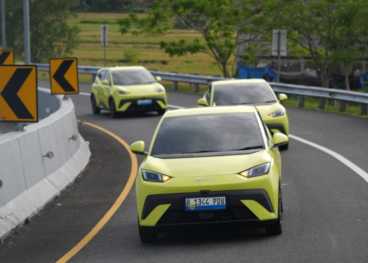 Mendagri Dorong Pajak Nol untuk Mobil Listrik, Cek Harga Terbaru BYD dan Wuling