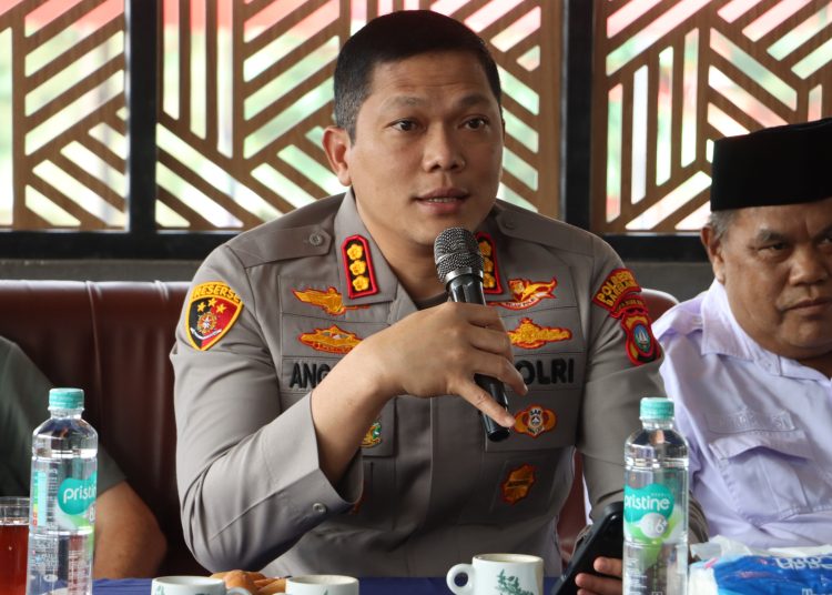 Jumat Curhat Kamtibmas di Bengkong, Kapolresta Barelang Dengarkan Aspirasi Masyarakat