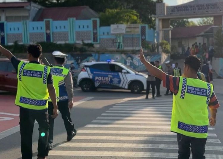 Jaga Keselamatan Pelajar, Satlantas Polresta Barelang Gelar Strong Point di ZoSS SD Sei Panas