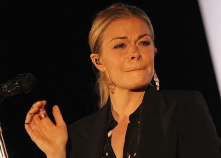 LeAnn Rimes’ Jaw Massage Video Sparks Fan Concern