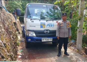 Hari ke-79 Polsek Batu Ampar Distribusikan Air Bersih untuk Masyarakat Terdampak