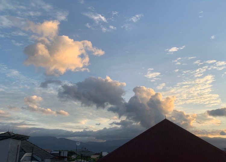 Cuaca 7 Kota di Sumbar Hujan Ringan