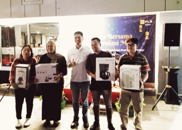 PLN Batam Gelar Buka Puasa Bersama Media, Samsul Bahri Pamit Purna Tugas