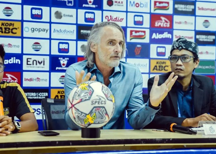 Madura United Kalah Menyakitkan 1-2 dari Dewa United: Jan Olde Ubah Sistem, Rakhmat Basuki Kewalahan