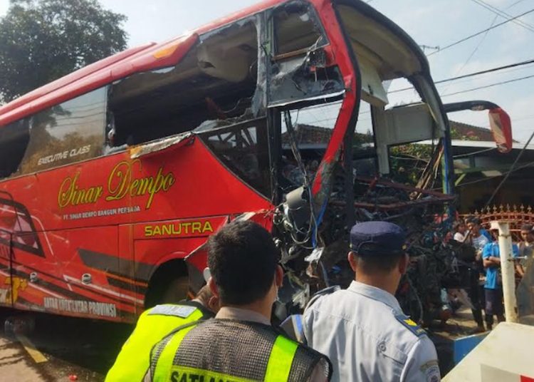 Kecelakaan Beruntun di Martadinata, Korban Dirawat di Rumah Sakit