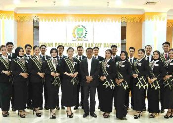 Ketua DPRD Batam Terima Audiensi 20 Finalis Duta Wisata Encik dan Puan 2026