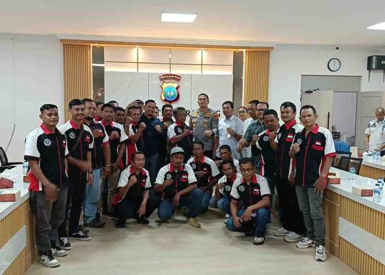 Derek Mediasi, Komisi I DPRD Batam Apresiasi Sikap Supir Truk BAJ yang Cari Solusi