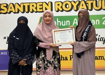 Ketua BKOW Kepri Apresiasi Wisuda Tahfiz Akbar Santri Royatul Qur’an Batam