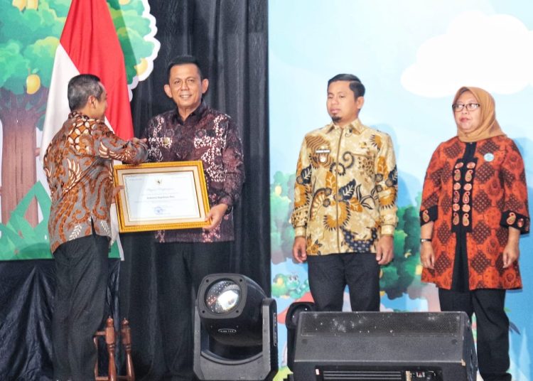 Kepri Borong 2 Penghargaan Revitalisasi Bahasa Daerah 2026, Gubernur Ansar: Ini Dedikasi untuk Masyarakat