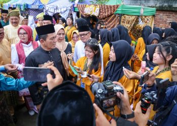 Gubernur Ansar Pimpin Upacara Hardiknas Kepri 2026, Tegaskan Komitmen Pendidikan Bermutu