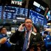 Wall Street Melonjak Akibat Turunnya Harga Minyak dan Imbal Hasil Obligasi AS