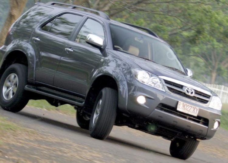 Harga solar naik, mobil bekas Toyota Fortuner 2007 bensin laku Rp 150 juta jelang Idul Adha