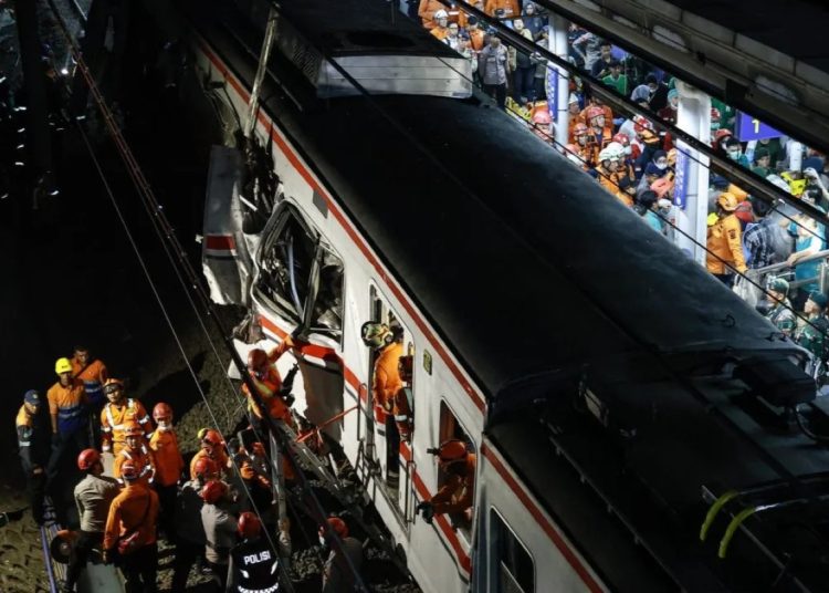 Dampak kecelakaan Bekasi Timur, 3 kereta dari Surabaya dibatalkan