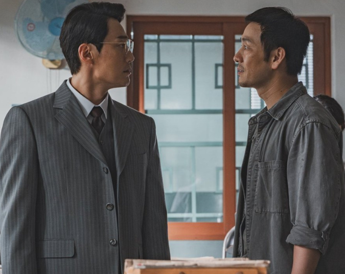 Menegangkan! Park Hae Soo dan Lee Hee Joon Bongkar Rahasia di ‘The Scarecrow’