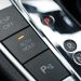 Penggunaan auto brake hold: ‘Asisten’ yang bisa berbahaya jika pengemudi tidak waspada