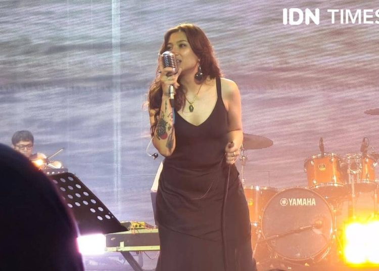 9 Potret Seru OTW Pestapora 2026 Hari Ketiga, Danilla Beri Kejutan untuk Suami
