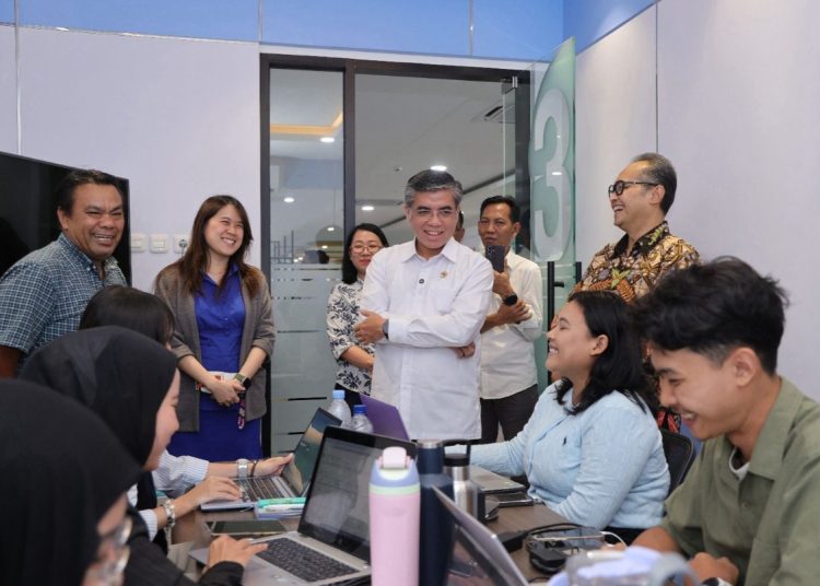 Menaker Yassierli: Sertifikasi Gratis Kunci Sukses Lulusan Magang