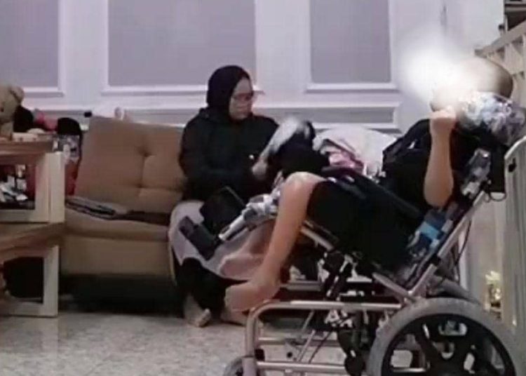 Kisah menyedihkan anak 9 tahun lumpuh setelah jatuh dua kali