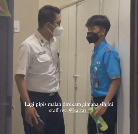 Pria Diduga Rekam Bawah Rok Penumpang di Stasiun Kebayoran