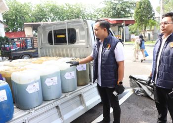 Modus Terpal: Pick Up Angkut 26 Jerigen Pertalite dari SPBU Tanjung Riau Ditangkap