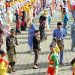 Wali Kota dan Wakil Wali Kota Batam, Amsakar Achmad dan Li Claudia Chandra, serta jajaran Forkopimda menari bersama 5.120 pelajar saat memperingati Hardiknas 2026 di Dataran Engku Putri, Batamcentre, Senin (11/5/2026). HUMAS DISKOMINFO BATAM.