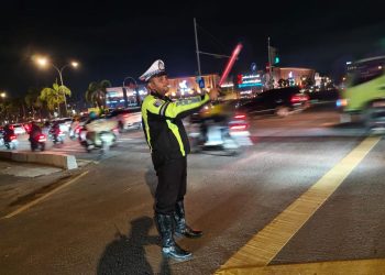 Satlantas Polresta Barelang Gelar Strong Point Malam untuk Jaga Keamanan dan Kelancaran Lalu Lintas
