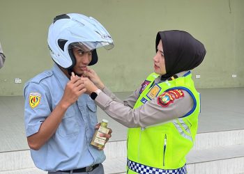 Ditlantas Polda Kepri Edukasi Keselamatan Berkendara ke Siswa SMKN 5 Batam