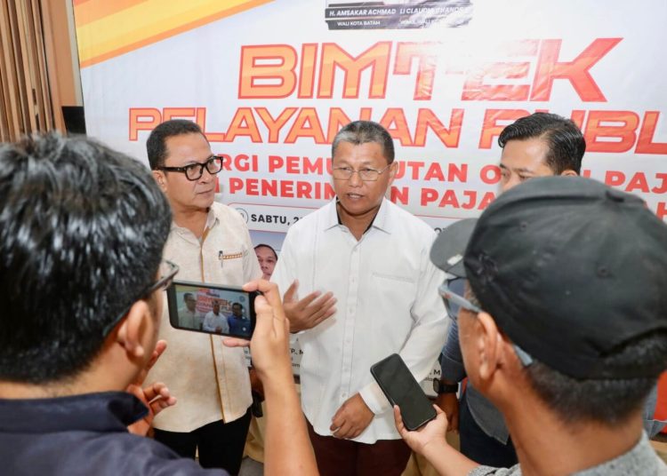 Sekda Batam Buka Bimtek Pelayanan Publik, Bahas Sinergi Opsen Pajak PKB dan BBNKB
