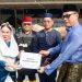 Plh Wali Kota Li Claudia Chandra Serahkan Sapi Kurban Presiden Prabowo di Masjid Agung Batam