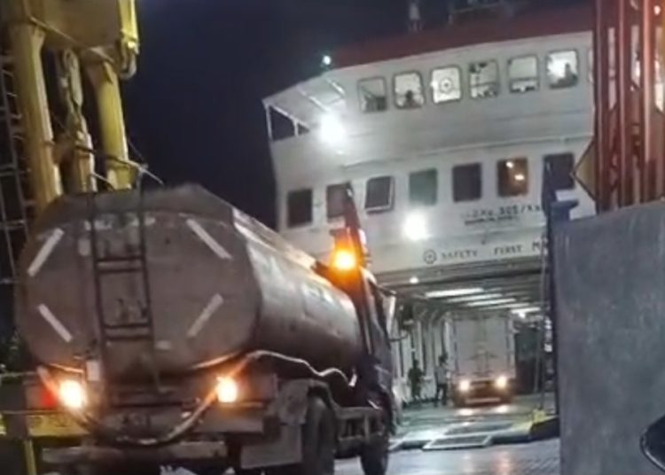 Kapal RORO Diduga Angkut Limbah B3, Legalitas Dipertanyakan