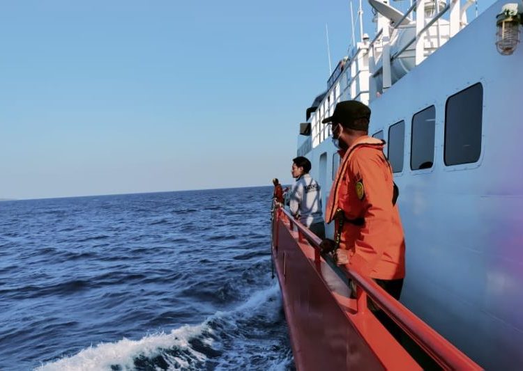 Dua Korban Kapal Terbalik di Barate Kupang NTT Selamat, Satu Hilang