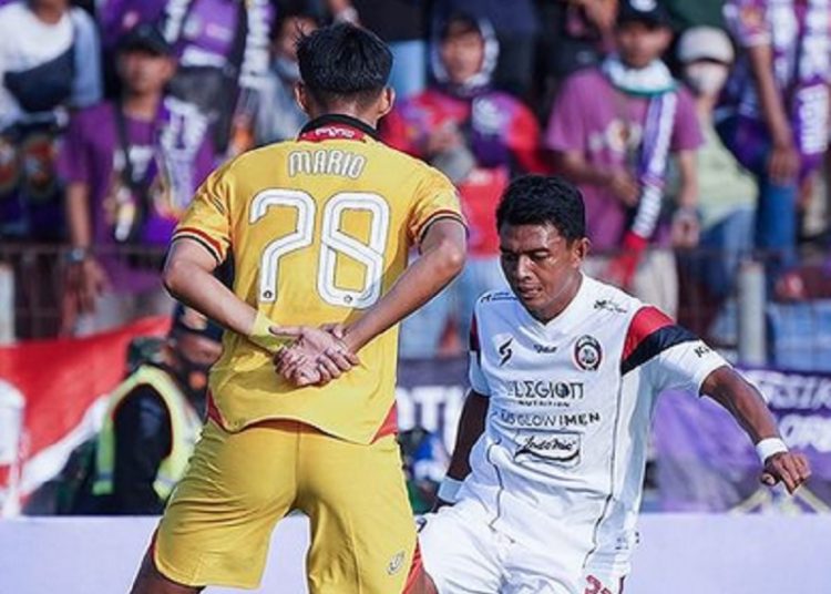 Marcos Santos Marah Usai Arema FC Kebobolan 3 Gol di Babak Pertama vs Persik Kediri