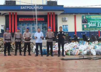 Satpolairud Polres Karimun Tangkap Dua Penyelundup 9,5 Ton Timah Ilegal