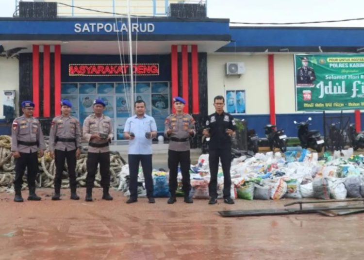 Satpolairud Polres Karimun Tangkap Dua Penyelundup 9,5 Ton Timah Ilegal