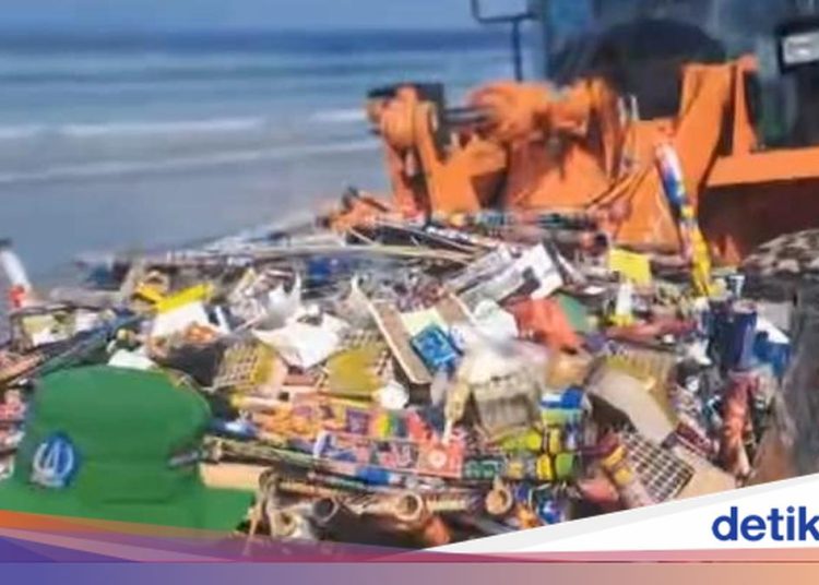 Limbah Kembang Api Meledak di Ubung Kaja, Awalnya dari Pembakaran Sampah