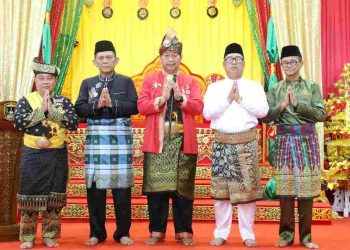 Kukuhkan Hulubalang LAM Kepri, Gubernur Ansar Minta Bentengi Budaya Melayu dari Arus Globalisasi