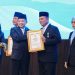 Gubernur Ansar Terima Satyalancana Wira Karya Bidang Kelautan dari Mendagri Tito Karnavian