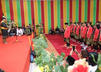 Endy Maulidi Resmi Dikukuhkan Jadi Panglima Besar Hulubalang LAM Kepri