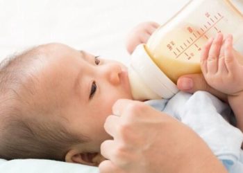 Botol PP vs. PPSU: Mana Terbaik untuk Si Kecil?